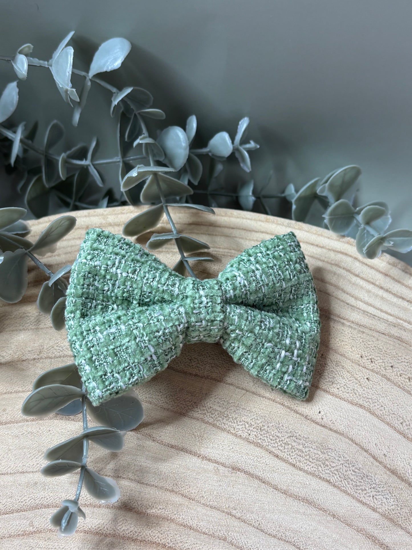 Tweed Sage Bow