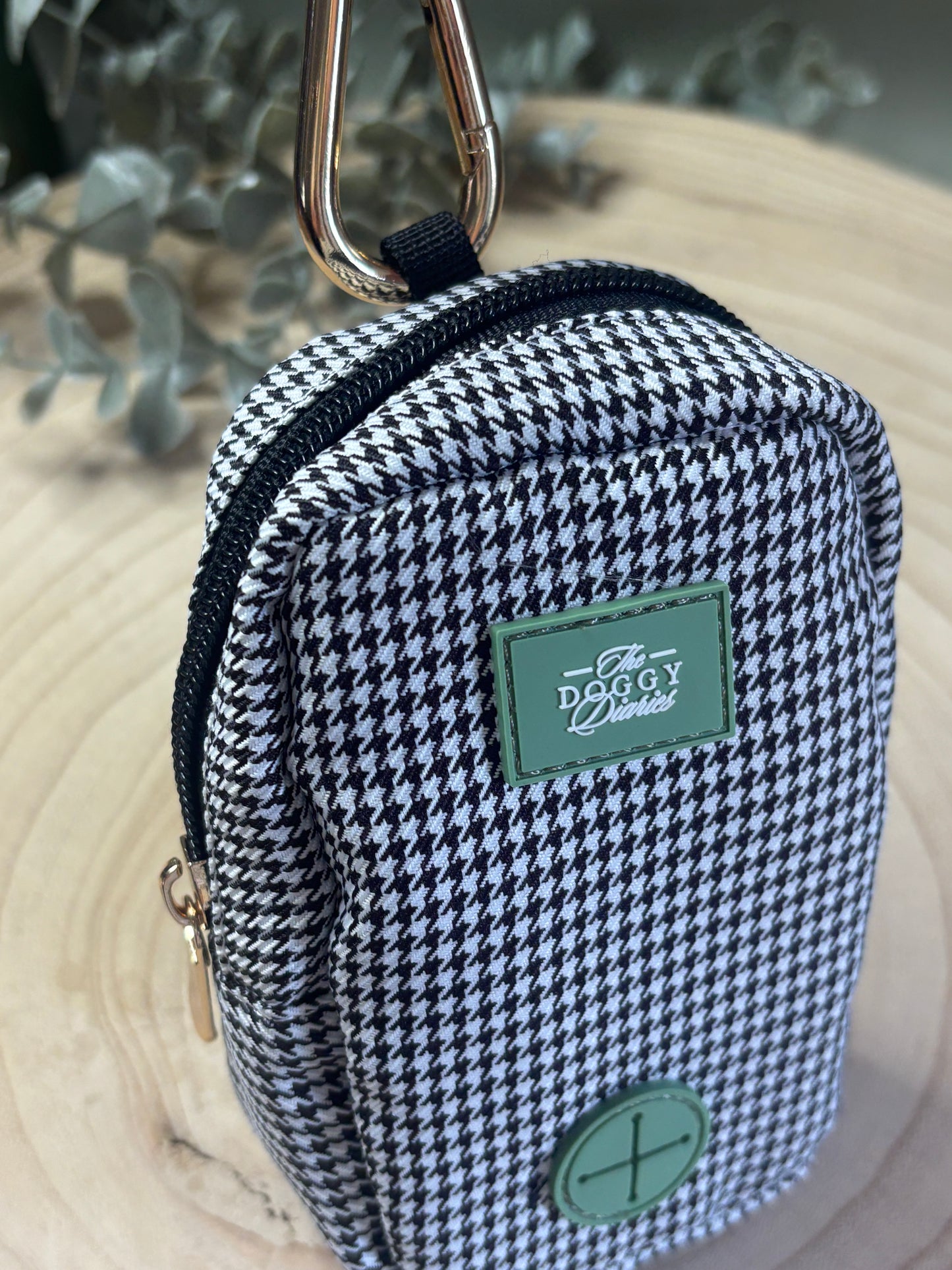 Large Houndstooth Treat Pouch & Dispenser