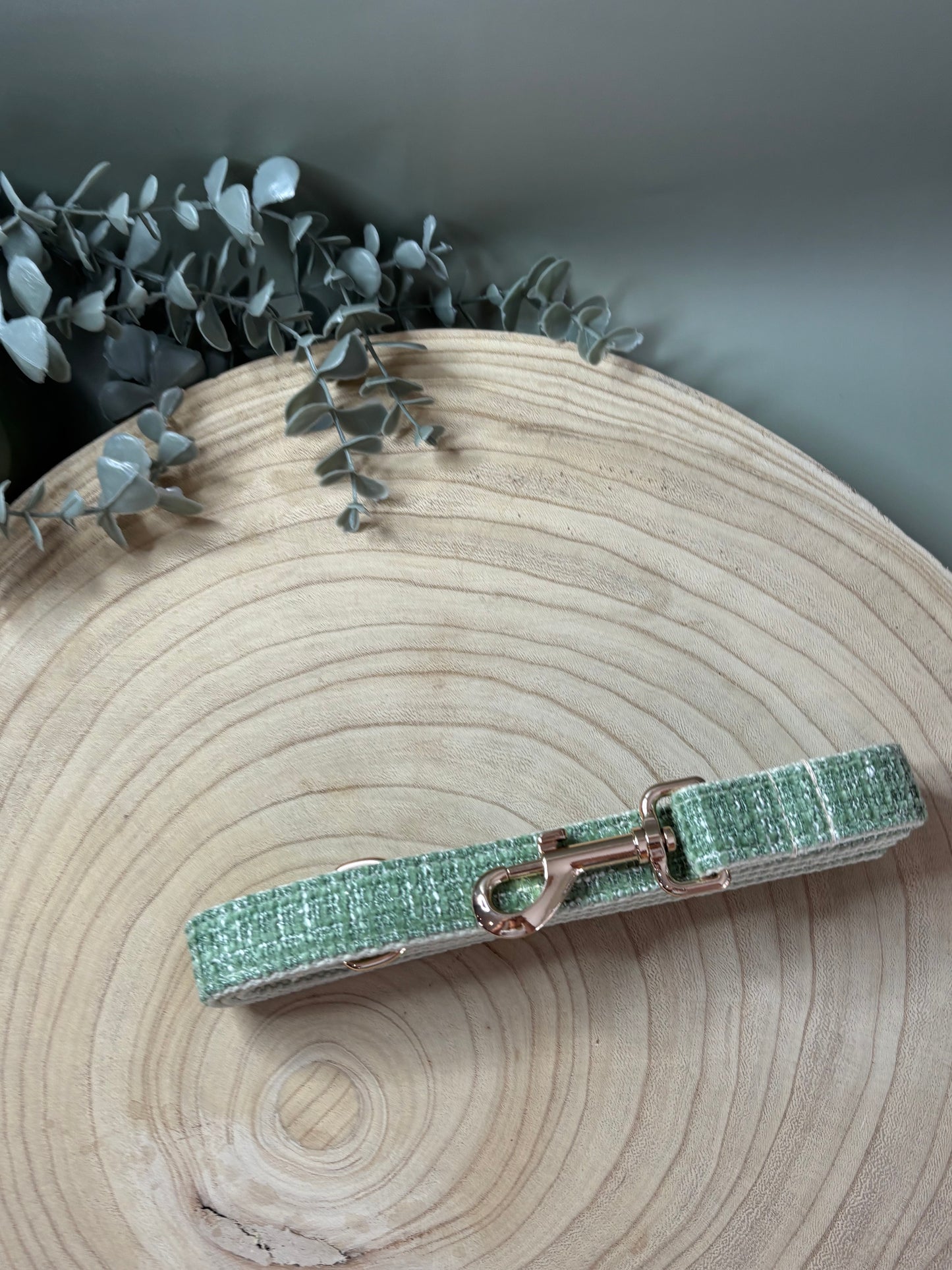 Tweed Sage Lead