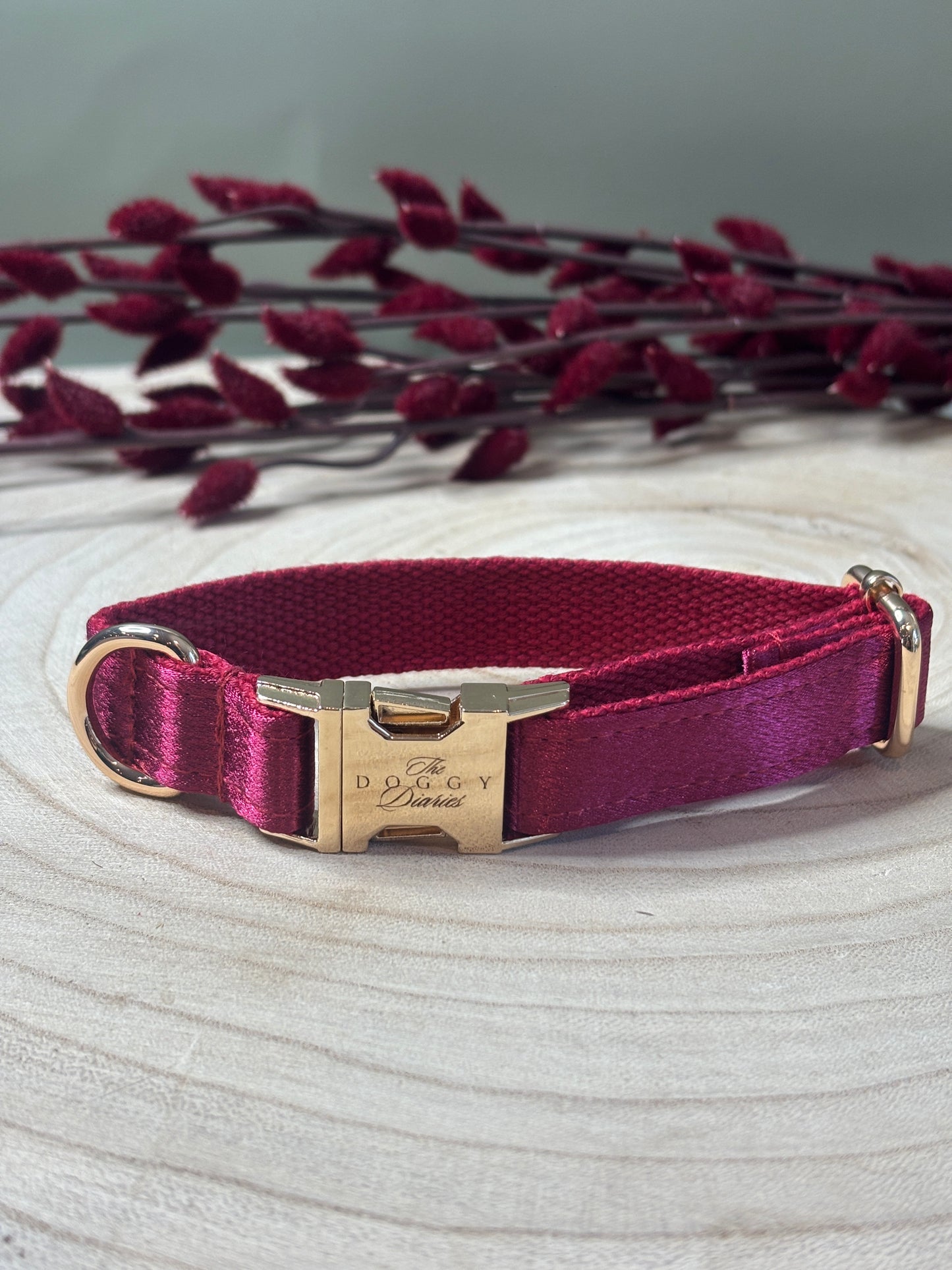 Red Berry Satin Collar